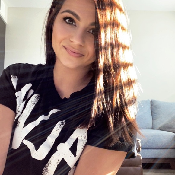 Meet your Posher, Jessica - Picture 1 of 1